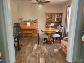 7895 Bay Meadows Dr in Pensacola, FL - Building Photo - Building Photo