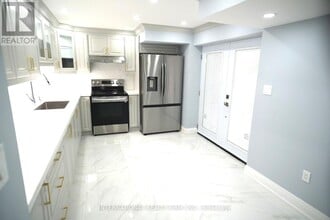 56 Explorer Wy in Thorold, ON - Building Photo - Building Photo