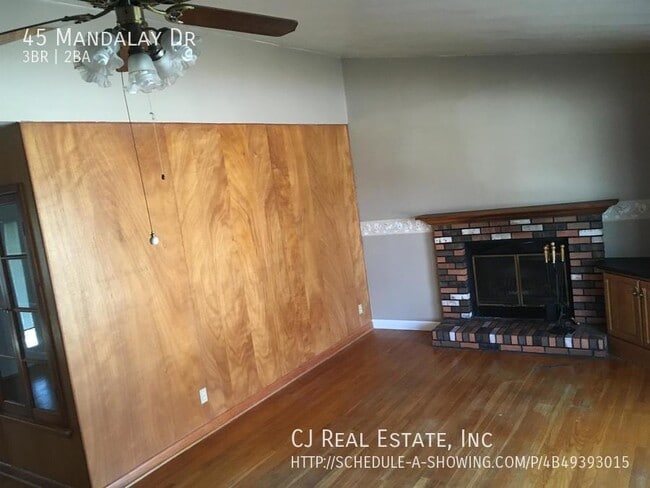 45 Mandalay Dr in Ballwin, MO - Building Photo - Building Photo