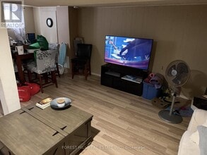 125 Innisfil St in Barrie, ON - Building Photo - Building Photo