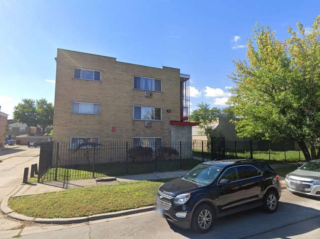 1633 E 74th St