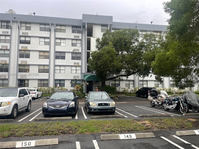 property at 2401 Riverside Dr