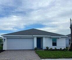 532 Ilaria Ct in Lehigh Acres, FL - Building Photo