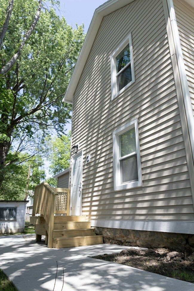 property at 916 Grove St