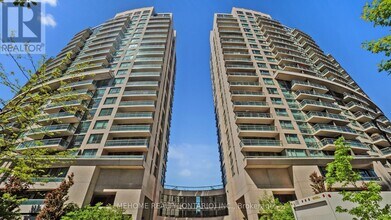 509 Beecroft Rd in Toronto, ON - Building Photo - Building Photo