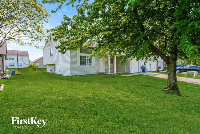617 Woods Crossing Ln in Indianapolis, IN - Building Photo - Building Photo