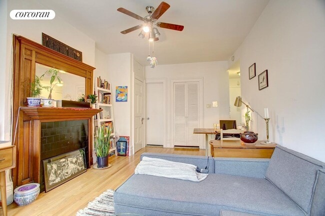 55 W 75th St in New York, NY - Building Photo - Building Photo