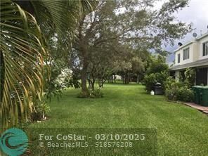 8012 Sanibel Dr in Tamarac, FL - Building Photo