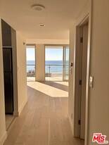 201 Ocean Ave Ext in Santa Monica, CA - Building Photo