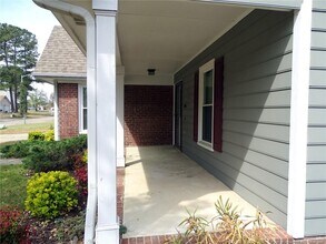521 Old Farm Rd in Fayetteville, NC - Building Photo - Building Photo