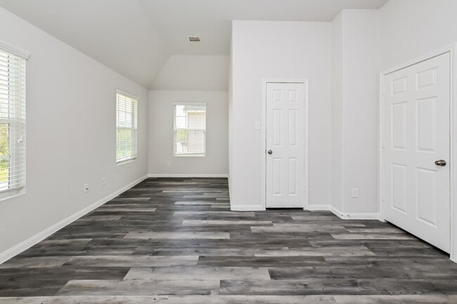 property at 5818 Northern Oak St