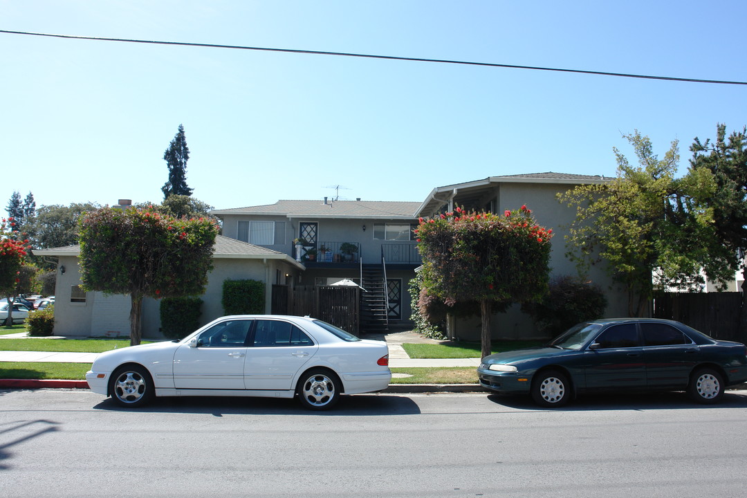 215 Auburn Way in San Jose, CA - Building Photo