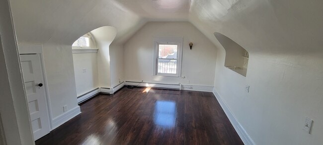 44 Oberlin St, Unit 3rd Floor, Unit 3rd Floor