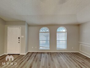 605 Raven Dr in Saginaw, TX - Foto de edificio - Building Photo