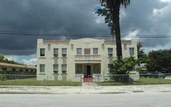 12124 NE 5th Ave in North Miami, FL - Building Photo - Building Photo