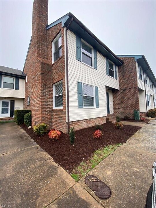 434 9th St in Virginia Beach, VA - Foto de edificio