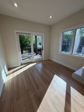 67 W Harwood Ter, Unit 1 in Palisades Park, NJ - Building Photo - Building Photo