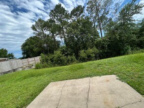 326 Tislow Dr in Crestview, FL - Foto de edificio - Building Photo