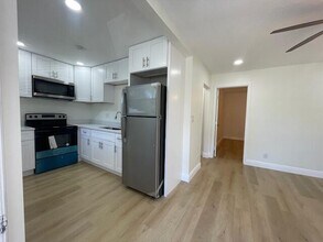 302 N Tamarind Ave in West Palm Beach, FL - Building Photo - Building Photo