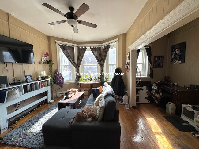 848 Huntington Ave, Unit 2 in Boston, MA - Foto de edificio - Building Photo