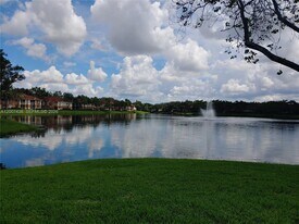 704 NW 92nd Ave in Plantation, FL - Building Photo