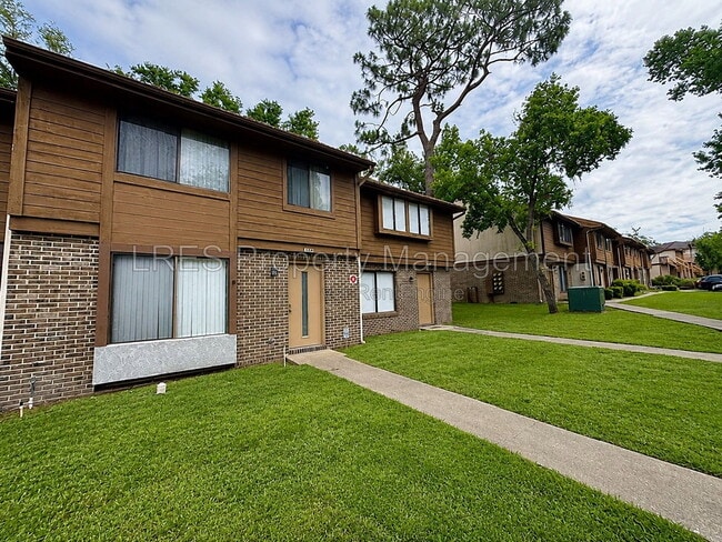 property at 4974 Sanoma Village