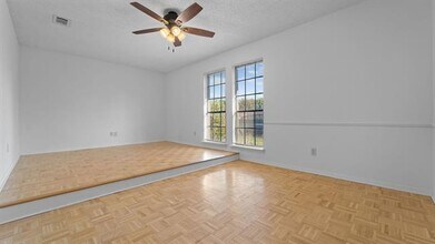 1529 Leicester St in Garland, TX - Building Photo - Building Photo