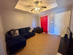 2616 Comal Loop in Laredo, TX - Building Photo - Building Photo