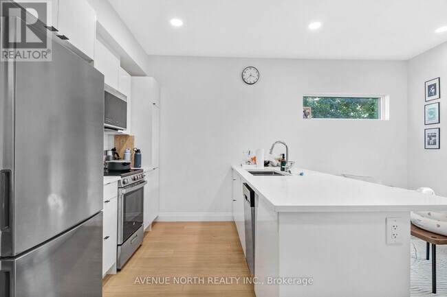 368 Tweedsmuir Ave in Ottawa, ON - Building Photo - Building Photo