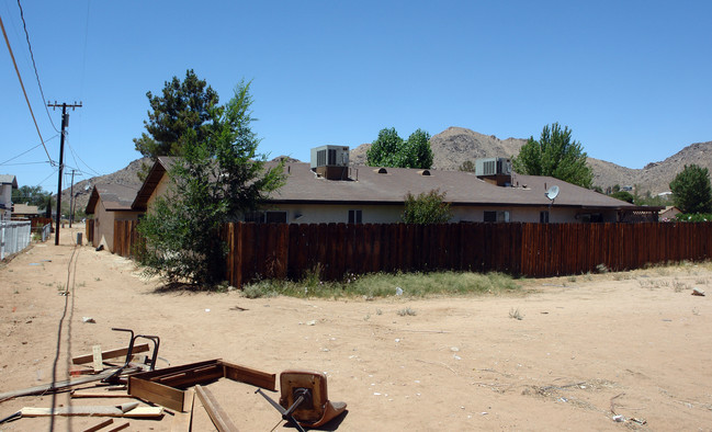 20163 Zuni Rd in Apple Valley, CA - Building Photo - Building Photo