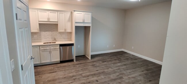 199 N Common St, Unit #202 in Lynn, MA - Foto de edificio - Building Photo