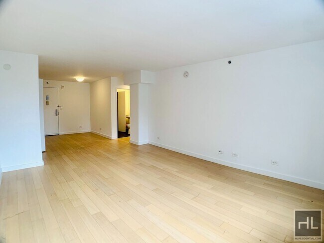 East 39th Street in New York, NY - Building Photo - Building Photo