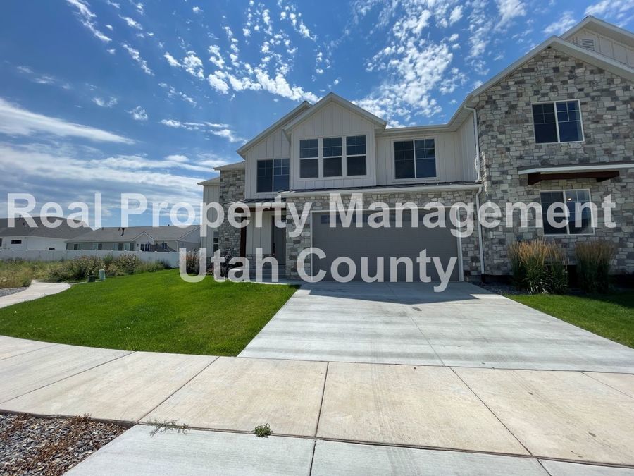 2411 Orchard Cir in Heber City, UT - Foto de edificio