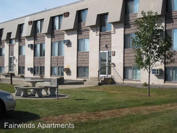 2623 Clearwater Rd in St. Cloud, MN - Building Photo