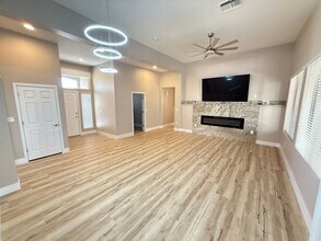 2133 Red Dawn Sky St in Las Vegas, NV - Building Photo - Building Photo