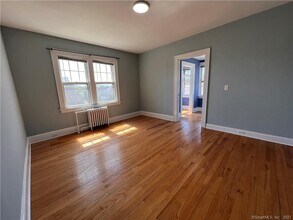 1442 Wood Ave in Bridgeport, CT - Building Photo - Building Photo