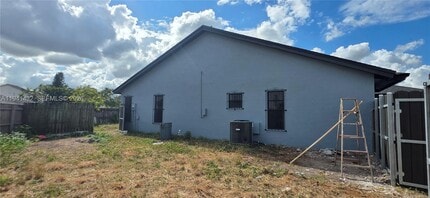 15238 SW 58th Terrace in Miami, FL - Building Photo - Building Photo