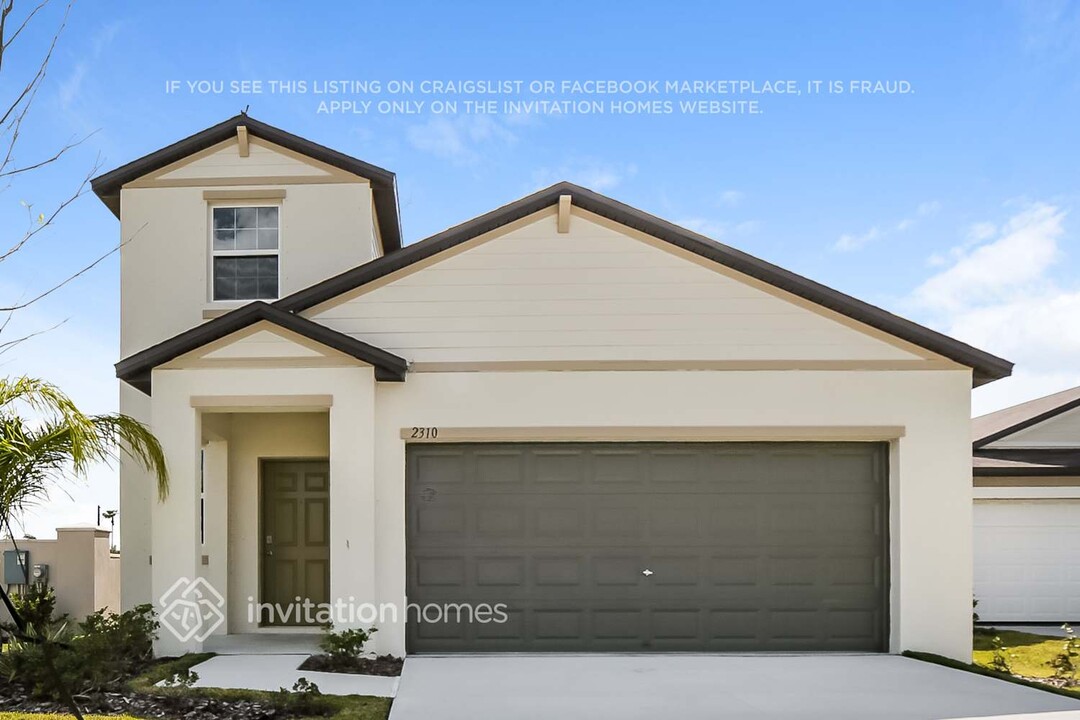 2310 Jungle Dr in Ruskin, FL - Building Photo