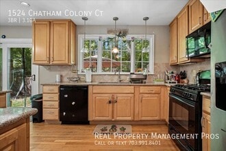1524 Chatham Colony Ct in Reston, VA - Building Photo - Building Photo