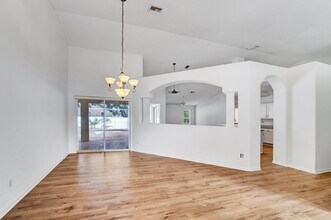 513 SE Cliff Rd in Port St. Lucie, FL - Building Photo - Building Photo