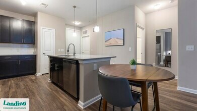 915 Brentmoor Dr, Unit 3102 in Myrtle Beach, SC - Foto de edificio - Building Photo