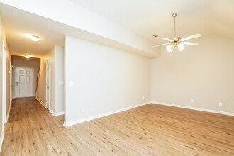 152 Dreville Dr in La Vergne, TN - Building Photo - Building Photo
