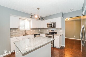 3041 Hollybank Rd in Reynoldsburg, OH - Building Photo - Building Photo