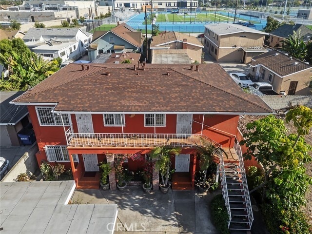 property at 330 W Laurel St