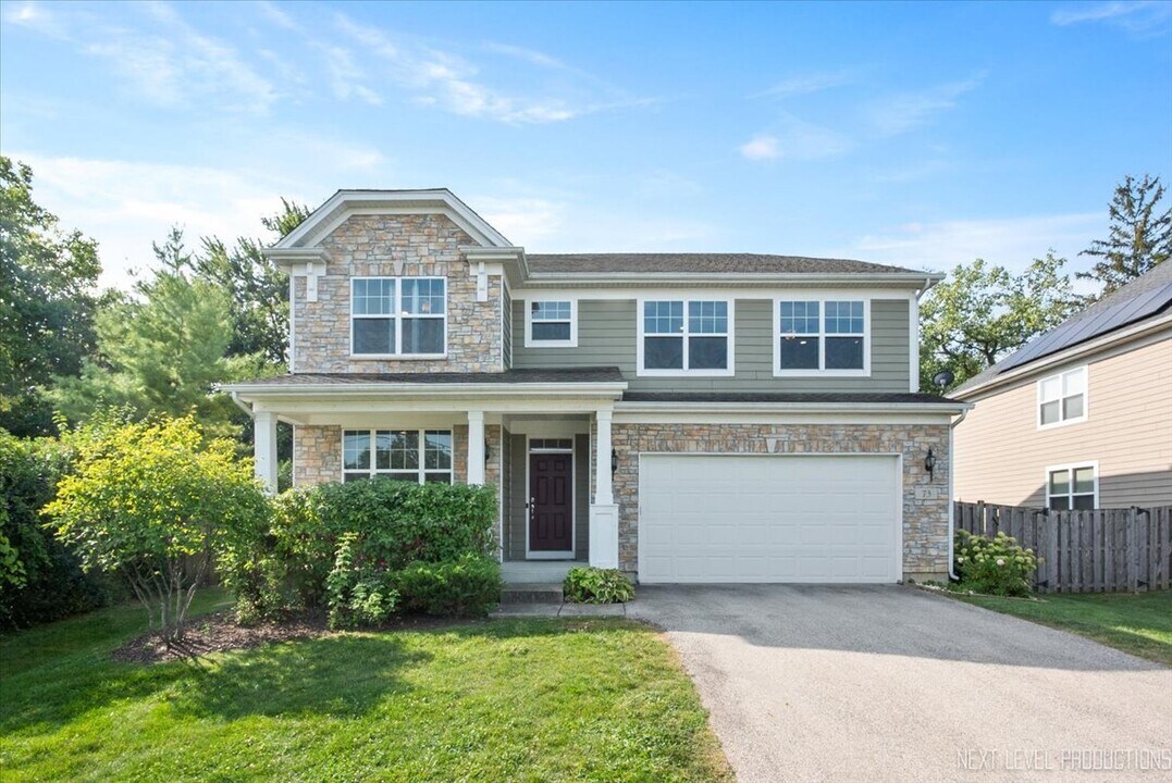 73 W Illinois Ave in Palatine, IL - Building Photo