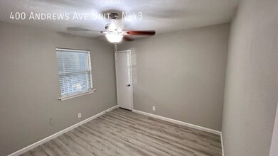 400 Andrews Ave in Dallas, TX - Building Photo - Building Photo