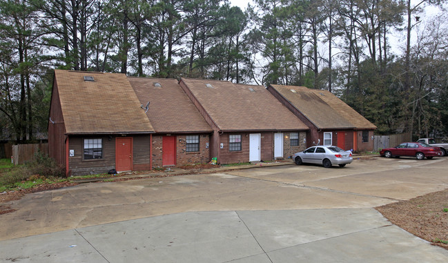 902 S Lipona Rd in Tallahassee, FL - Building Photo - Building Photo