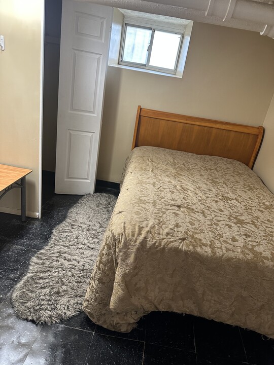 113 W Sidney Ave, Unit Basement in Mount Vernon, NY - Foto de edificio