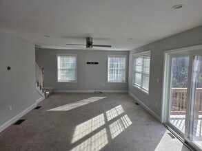 5 Alumni Dr in Hooksett, NH - Building Photo - Building Photo