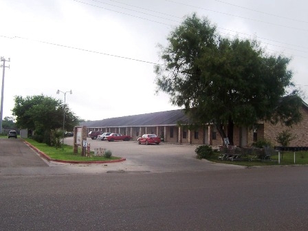 Graceland Apartments in Edinburg, TX - Building Photo